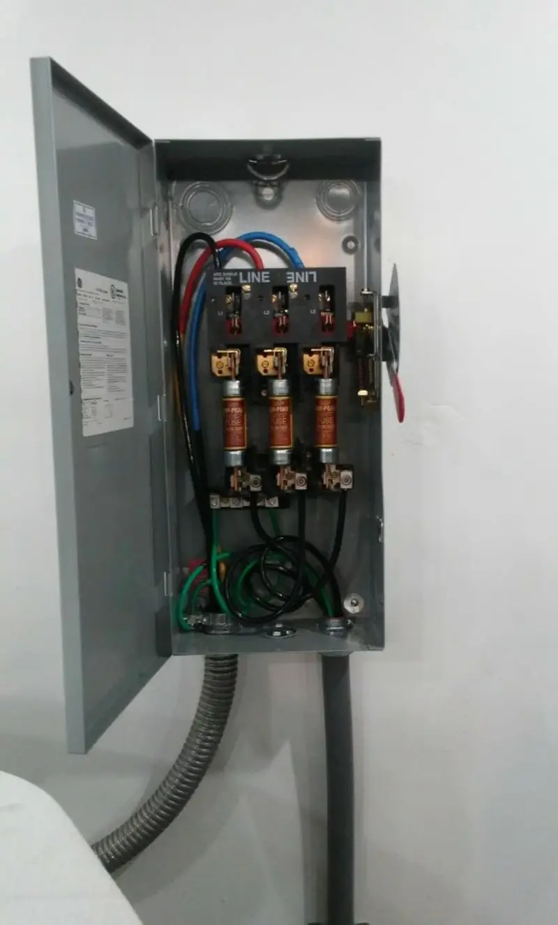 Three-phase disconnect switch installed for Electrical Wiring & Rewiring in Fleetwood